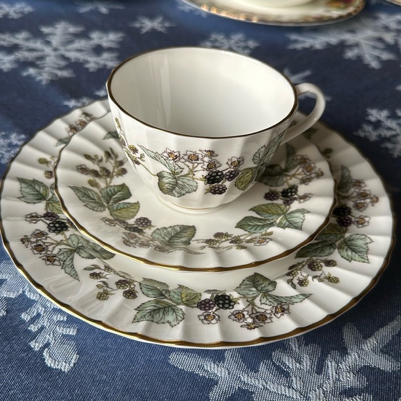 Royal Worcester Other - 3-piece Royal Worcester teacup saucer plate set blackberries berries